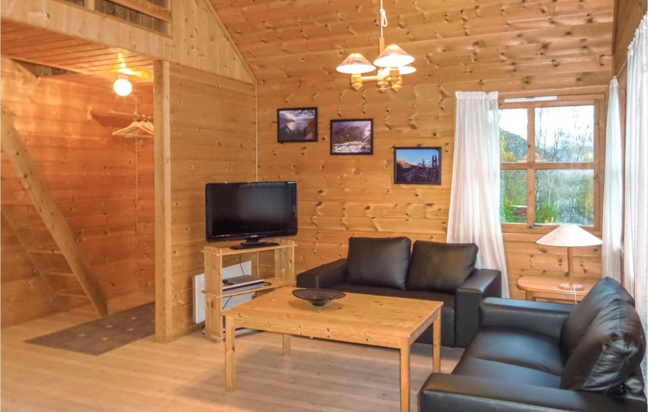 Amazing Home In Vallavik With House Sea View Vangsbygd Bagian luar foto